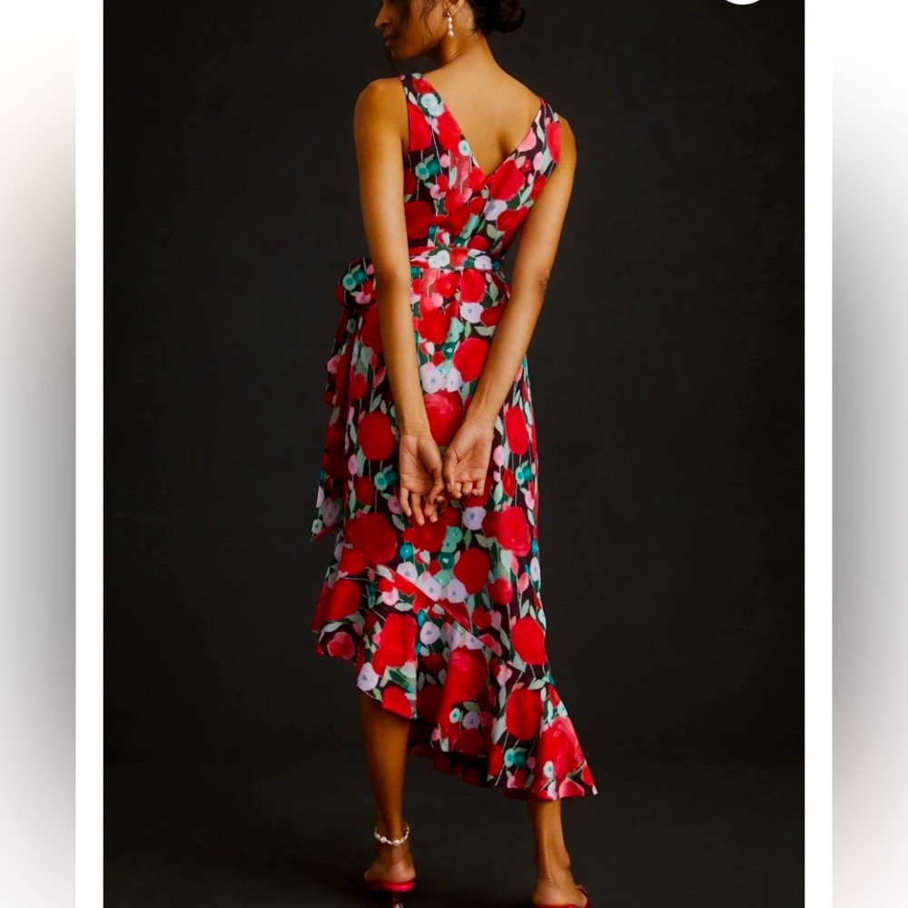 NWT HUTCH FLORAL WRAP DRESS, ABSOLUTELY GORGEOUS. THE MATERIAL IS SILK LIKE - Picture 4 of 8